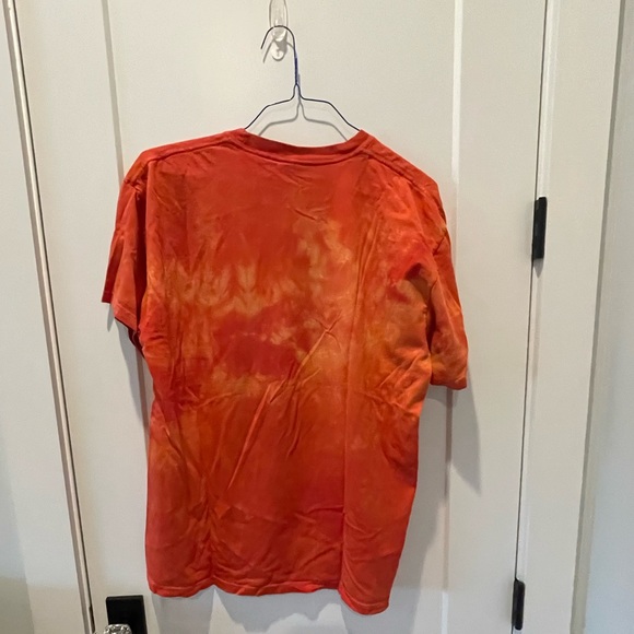 Vintage 2001 The Mountain Two Dragons Fighting Tee sz LG - Picture 2 of 3